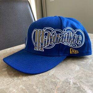 Fitted Milwaukee Brewers Hat Size 7 1/2